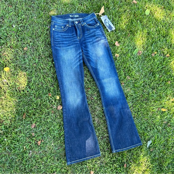 BOOTHEEL TRADING COM. Fontana Women’s size 27x32 Distressed Bootcut Jeans NEW! - Picture 3 of 10